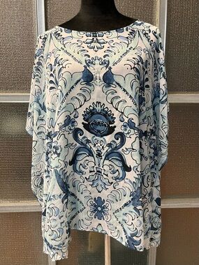 Chico’s S/M Chiffon Boatneck Blue & White Printed Poncho/Tunic.